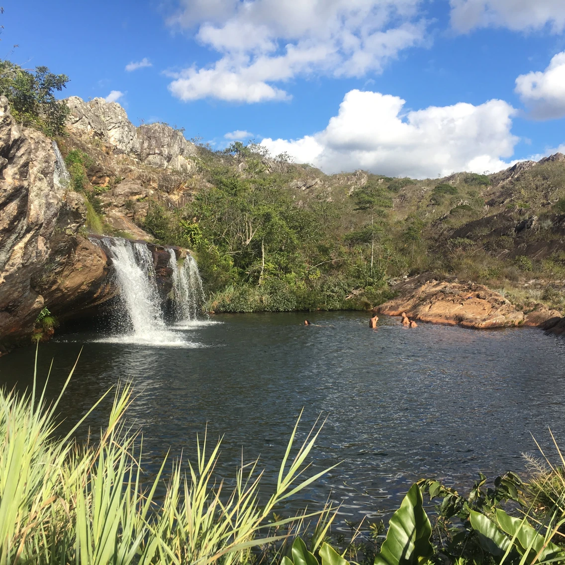 Cachoeira da Sentinela — panorâmica mostrando as três quedas principais em cascata